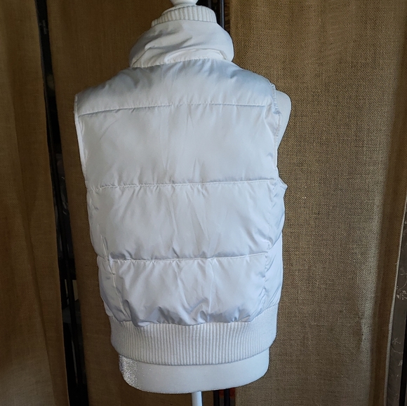 Merona | White Puff Vest - Picture 4 of 9